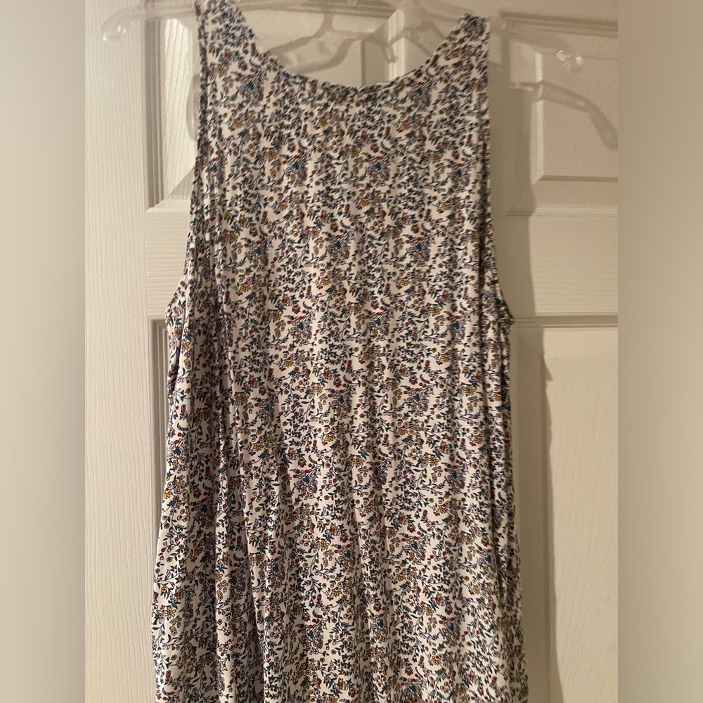 Women’s sleeveless top